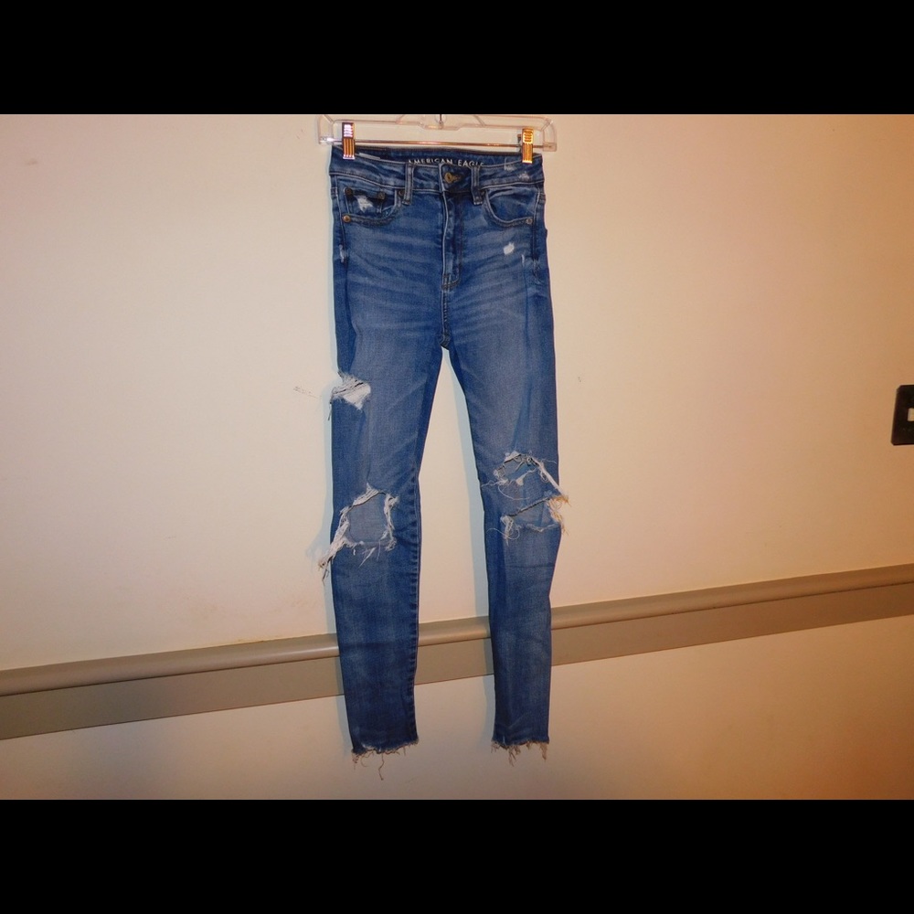 AMERICAN EAGLE BLUE JEANS